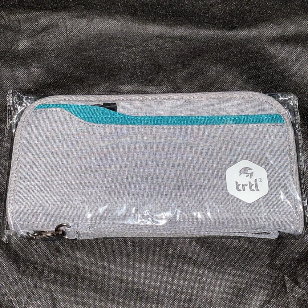 NWT trtl Travel Wallet - Picture 5 of 5